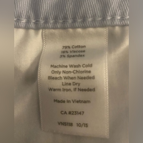 Talbots Women's Light Blue Light Weight Straight Leg Jeans - Picture 4 of 4